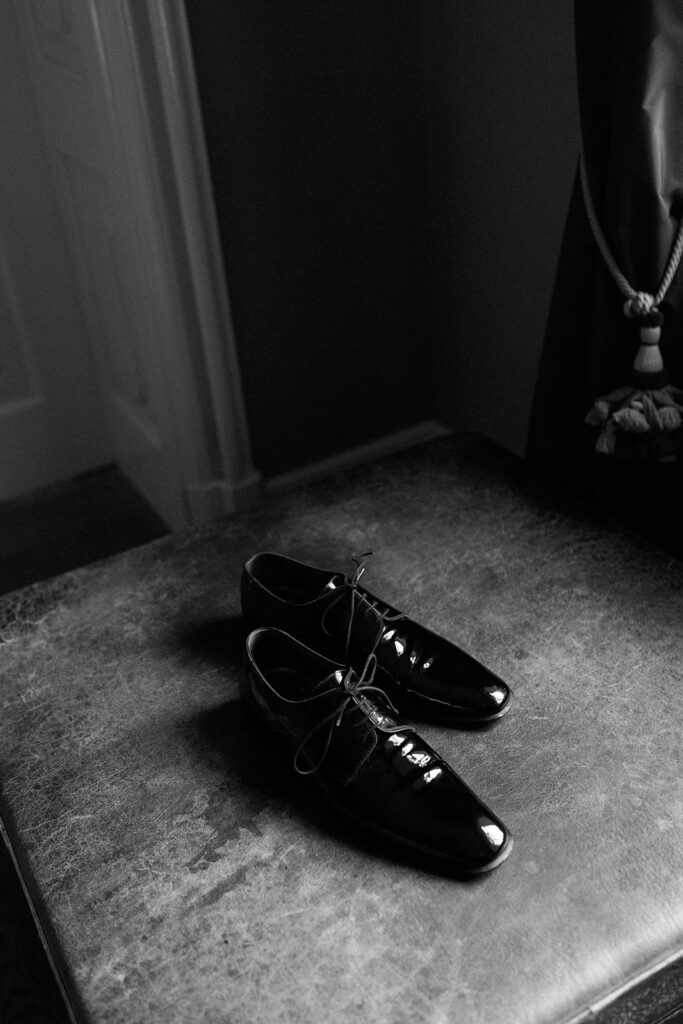 Men's fashion at a wedding venue on the Baltic Sea Wedding planning Dilan Kaya