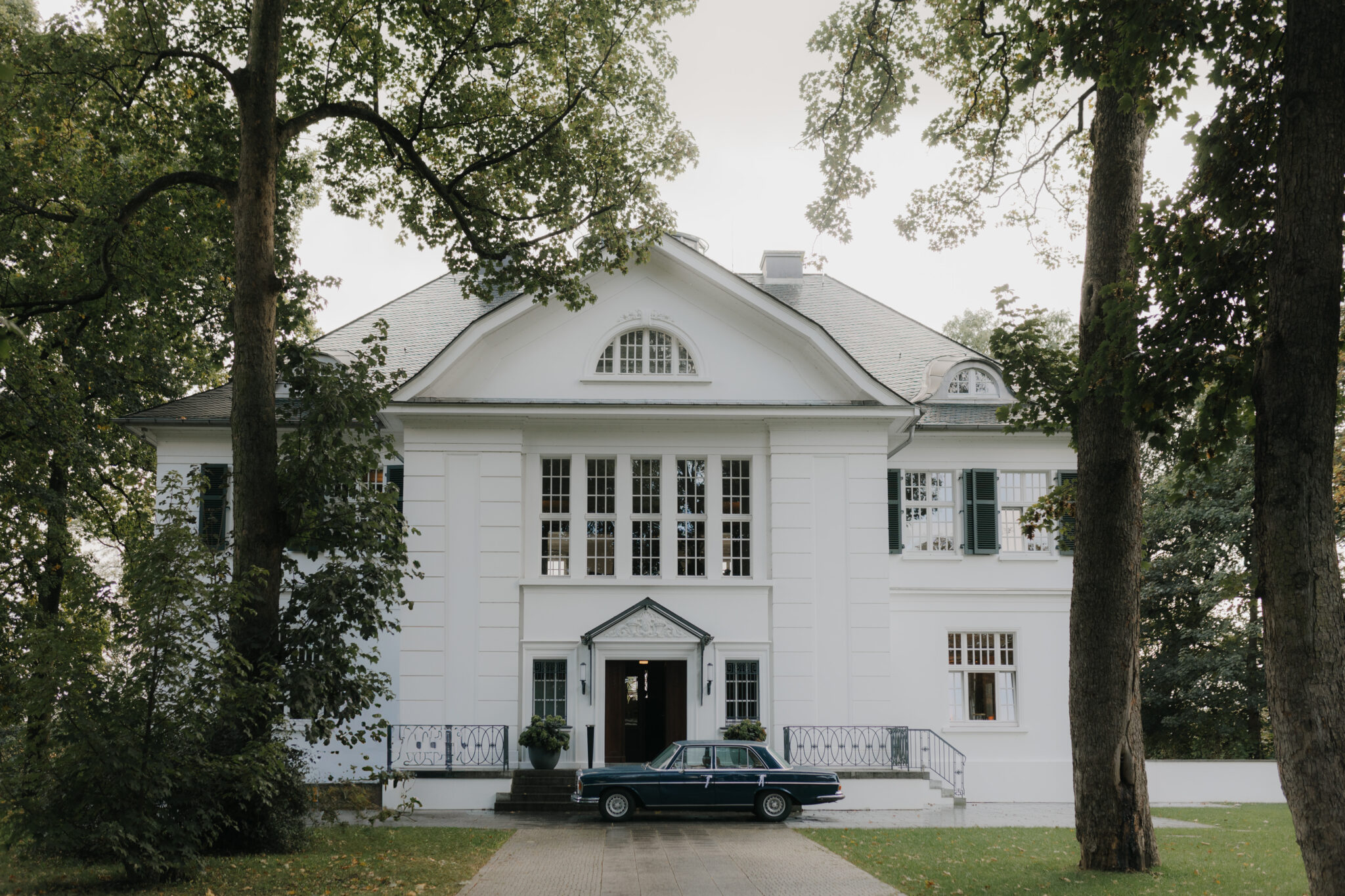 Elegante Hochzeitsvilla im Heinepark Hamburg mit stilvoller Innenausstattung und Terrasse
