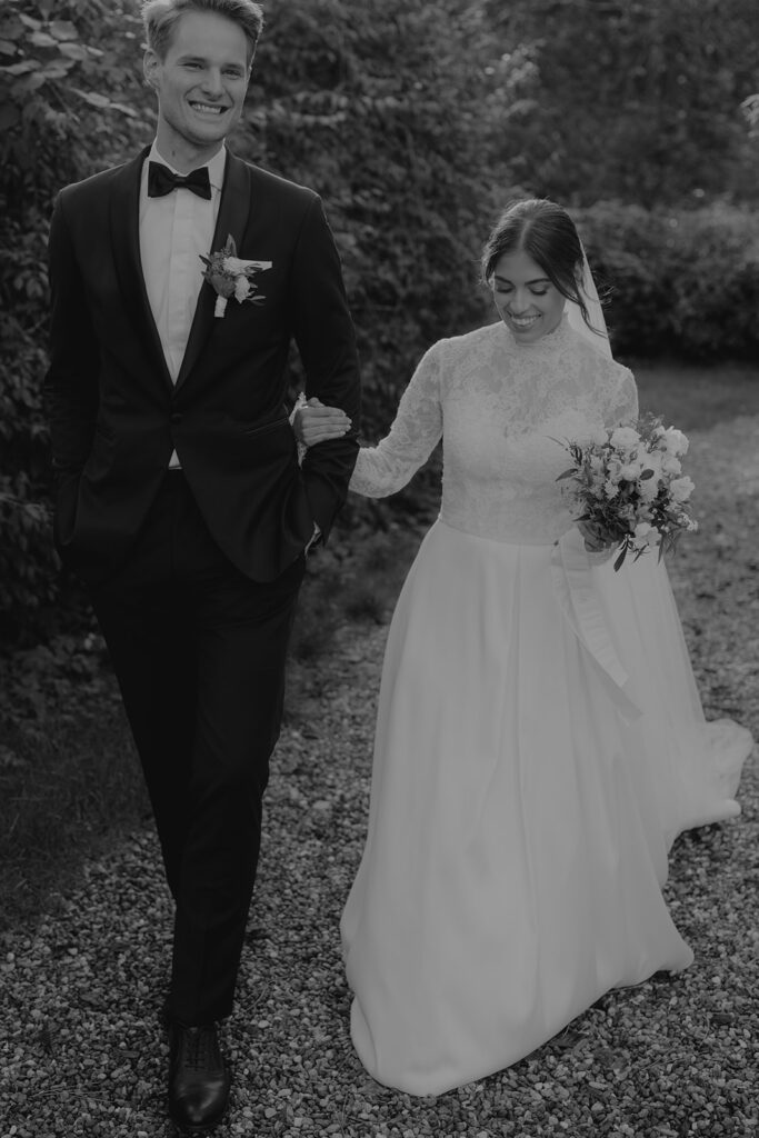 Brautpaar in der Hochzeitslocation Gut Bliestorf geplant von Hochzeitsplanerin Dilan Kaya