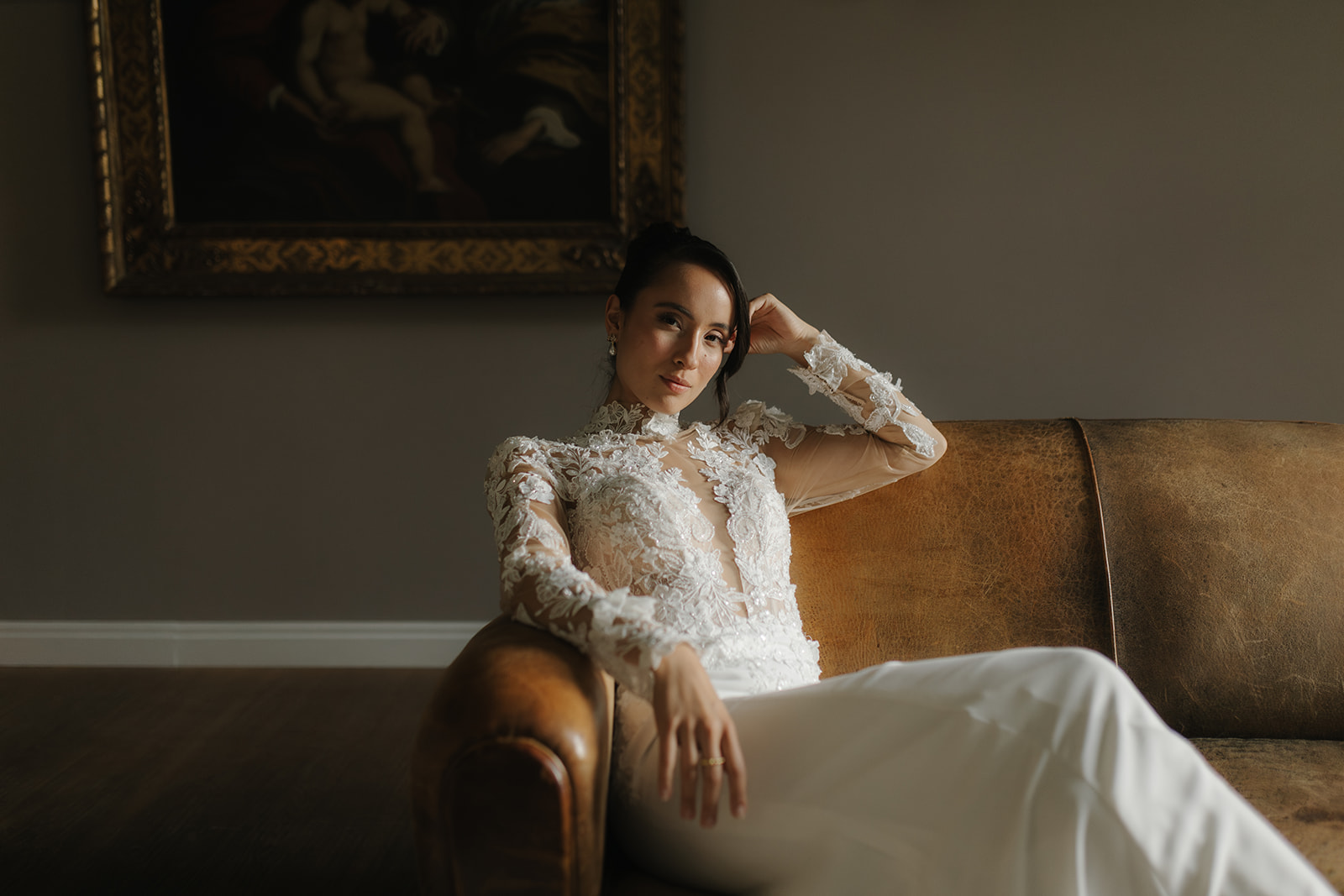 Elegant wedding dress with lace for a stylish wedding in Hamburg
