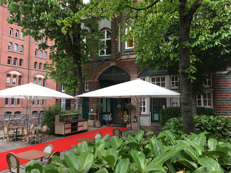 Außenbereich Wasserschloss Speicherstadt für Empfang oder freie Trauung in Hamburg